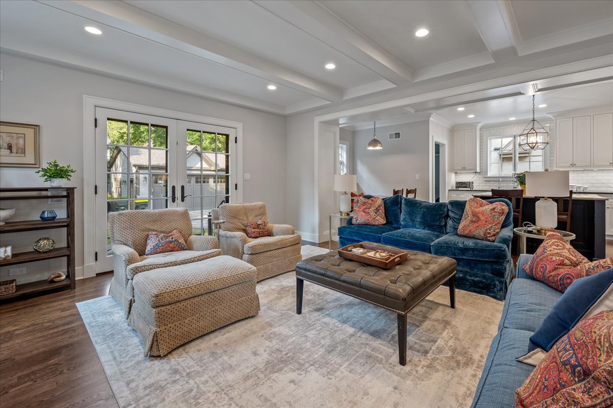 1503 Edgewood Lane Winnetka, IL 60093 - Photo 15 of 46 a living room with furniture and a window