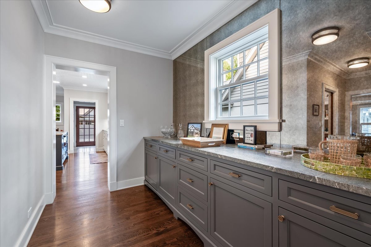 1503 Edgewood Lane Winnetka, IL 60093 - Photo 17 of 46