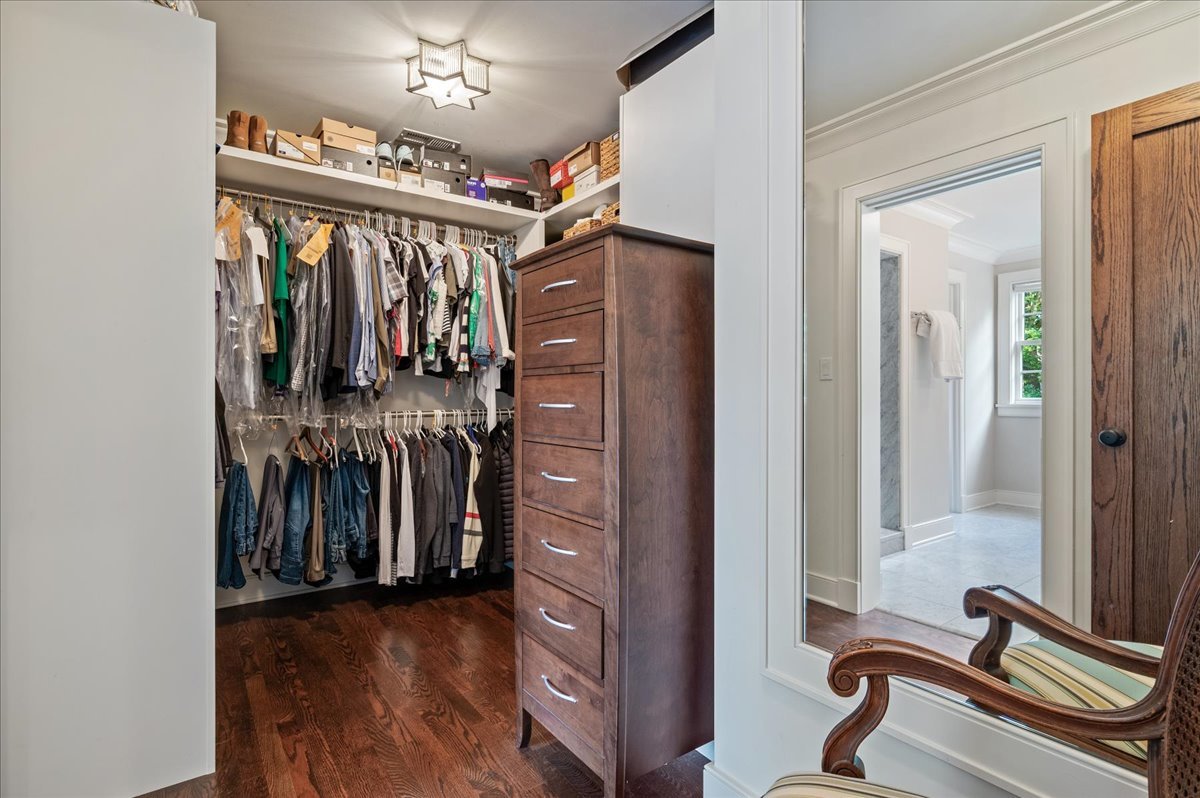 1503 Edgewood Lane Winnetka, IL 60093 - Photo 25 of 46 a view of a room with gym equipment