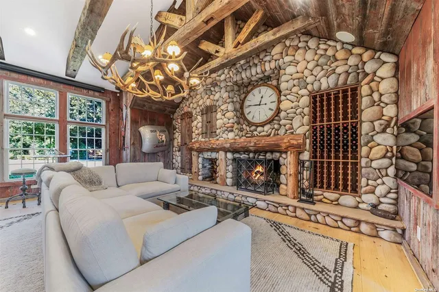 $4,700,000 | 300 Maple Street, Islip, NY 11751