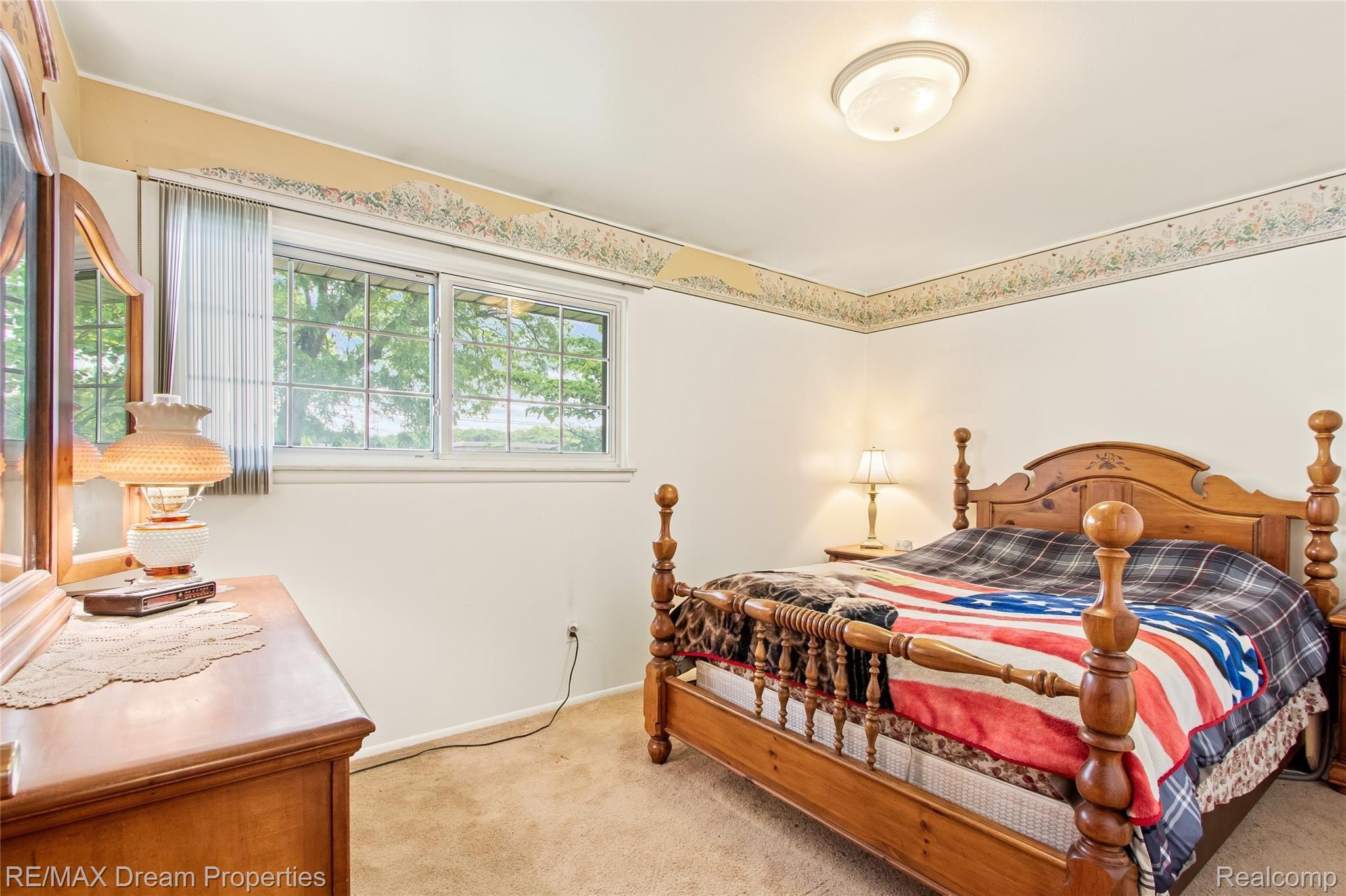 14731 Newburgh Road Livonia, MI 48154 - Photo 11 of 25 _MG_2054.jpg