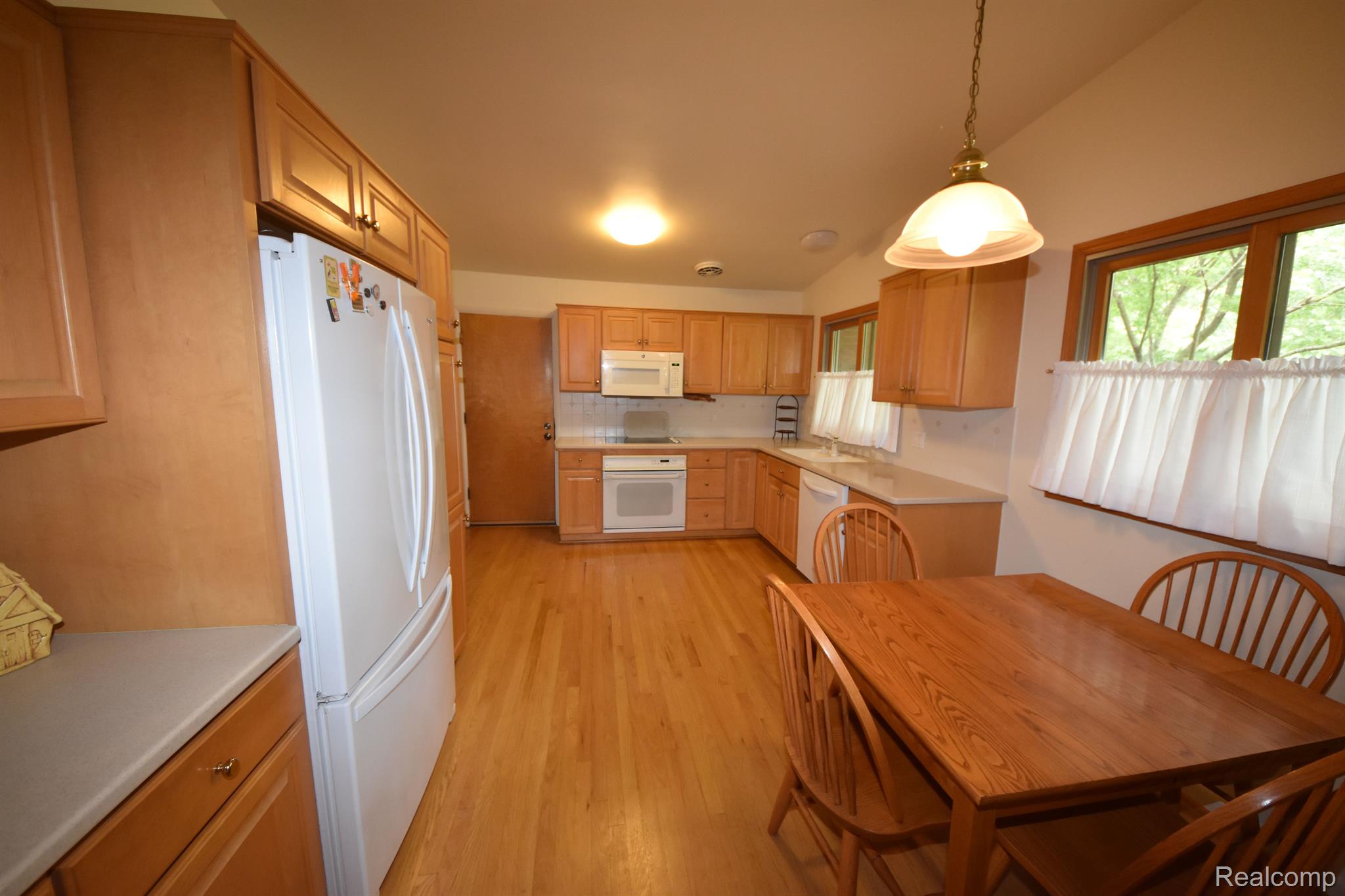32743 Hearthstone Road Farmington, MI 48334 - Photo 8 of 27 Gallery Image 8