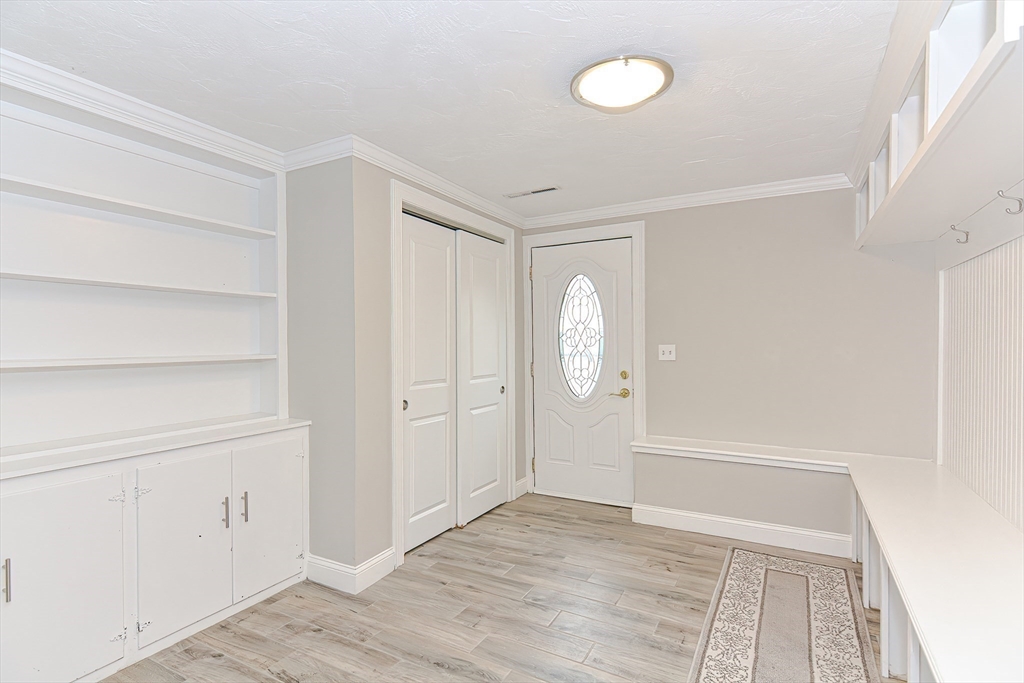 29 Paula Road Milford, MA 01757 - Photo 4 of 42 Gallery Image 4