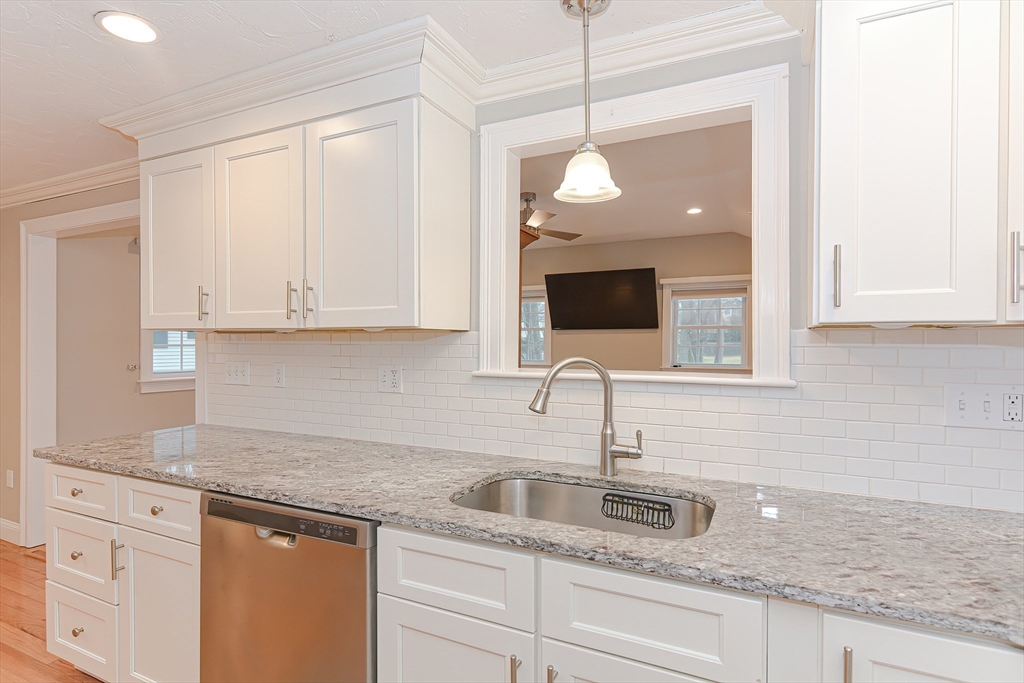 29 Paula Road Milford, MA 01757 - Photo 7 of 42 Gallery Image 7