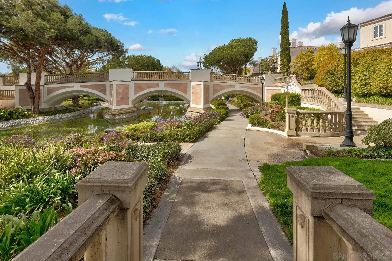5448 Renaissance Avenue San Diego, CA 92122 - Photo 33 of 35 a view of a garden with sitting area