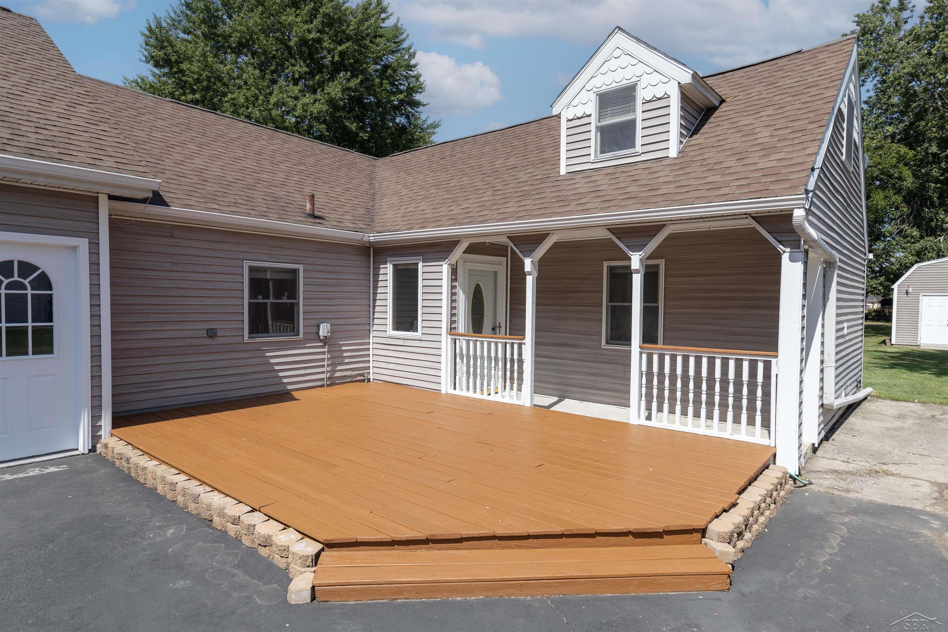 3940 Schust Road Saginaw, MI 48603 - Photo 3 of 31 50154626-41ae3570-f08e-4aba-98ed-c07c64bc8015.JPG