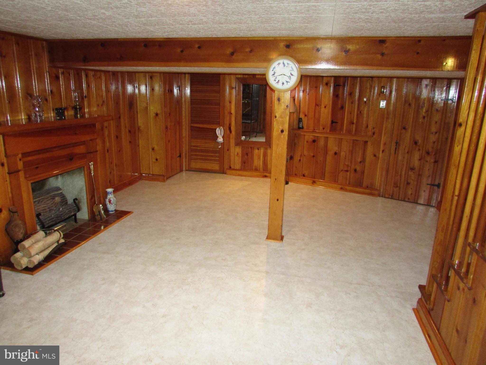 3418 Gaither Road Baltimore, MD 21244 - Photo 18 of 30 Family Room