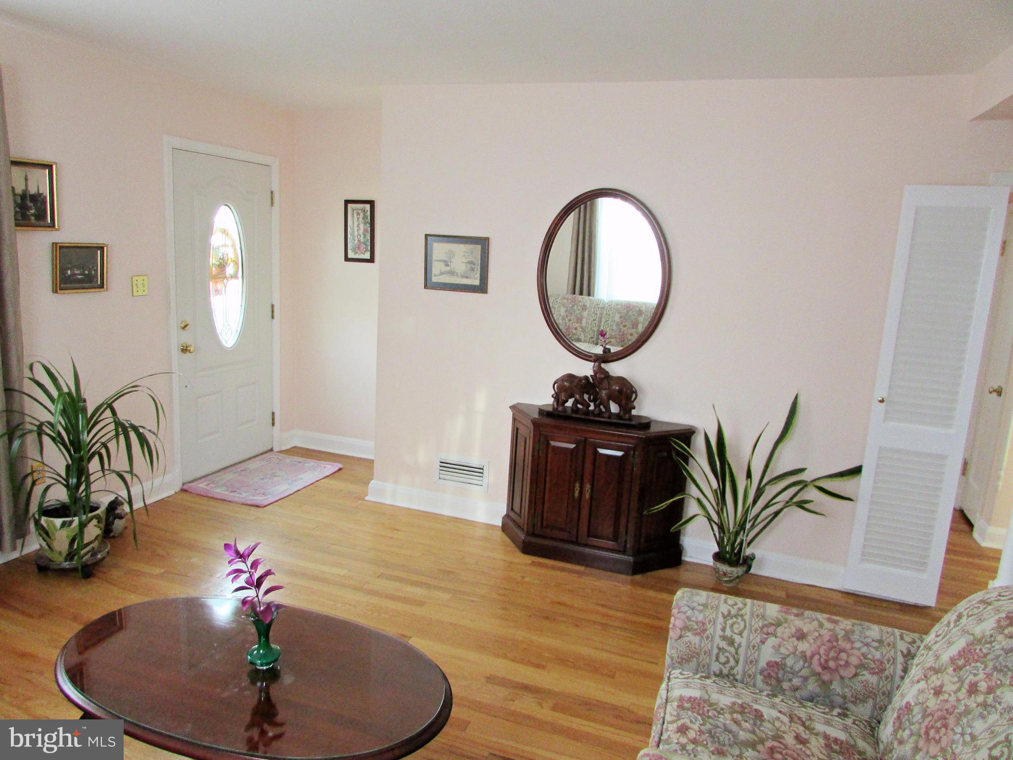 3418 Gaither Road Baltimore, MD 21244 - Photo 3 of 30 Living Room