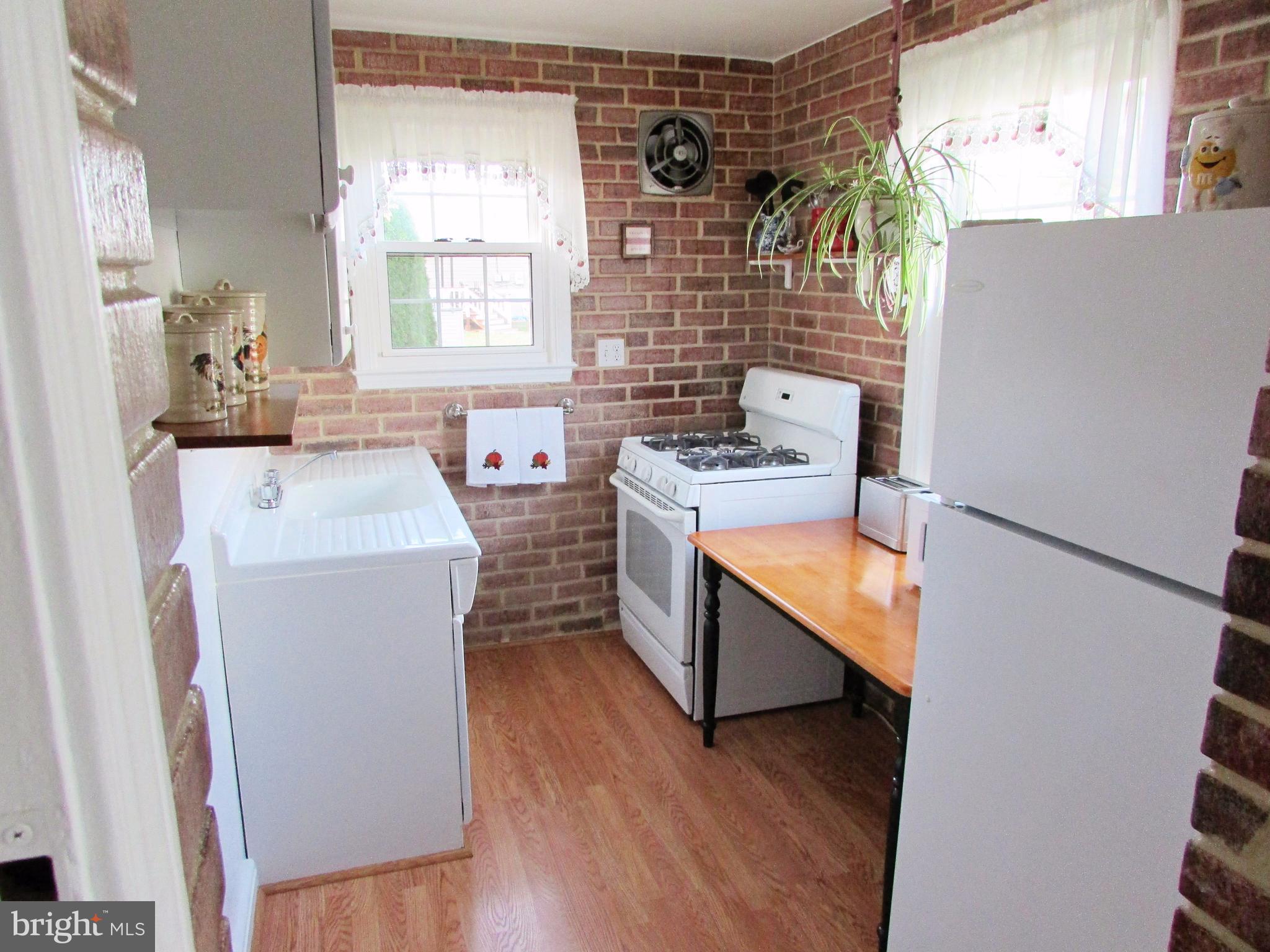 3418 Gaither Road Baltimore, MD 21244 - Photo 6 of 30 Kitchen