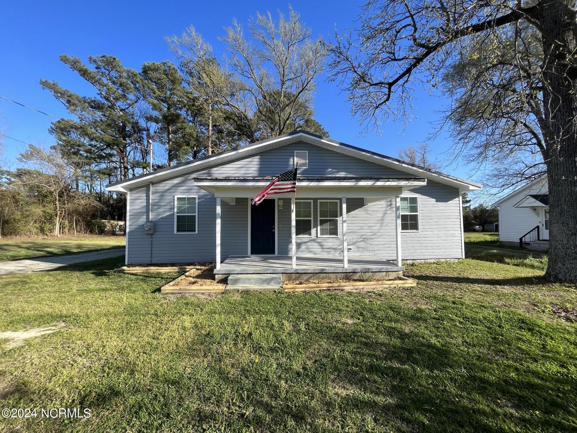 407 East Grantham Road New Bern, NC 28560 - Photo 1 of 15 IMG_4008