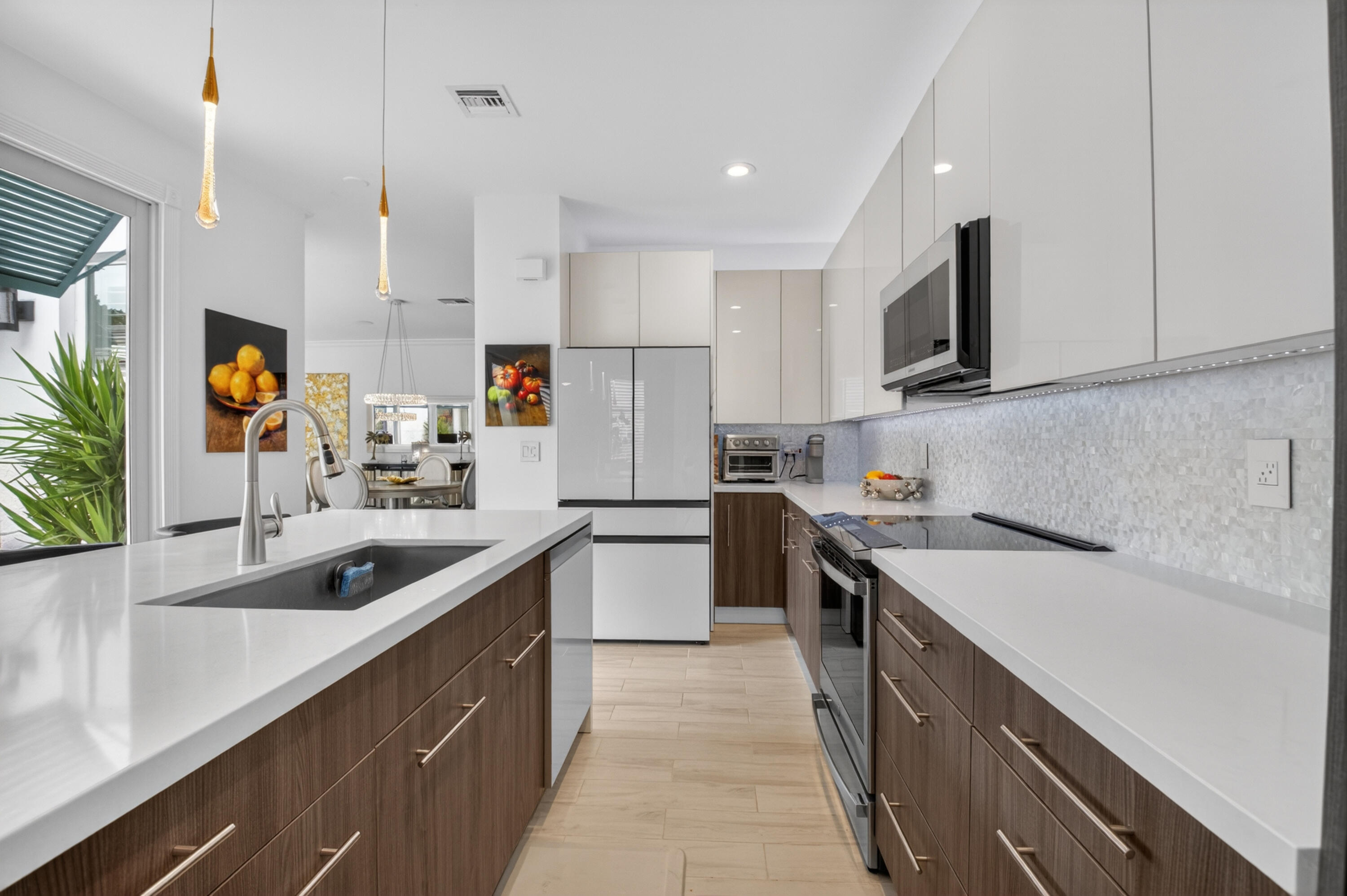 5656 Cambridge Boulevard Boca Raton, FL 33496 - Photo 8 of 131 Modern Kitchen