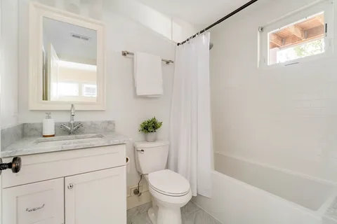 $1,245,000 | 114 Davis Avenue, Unit 2, Brookline, MA 02445