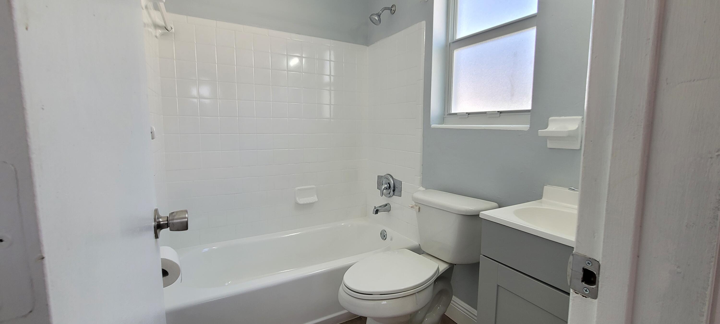1615 West 31st Street Riviera Beach, FL 33404 - Photo 7 of 12 20230715_104223