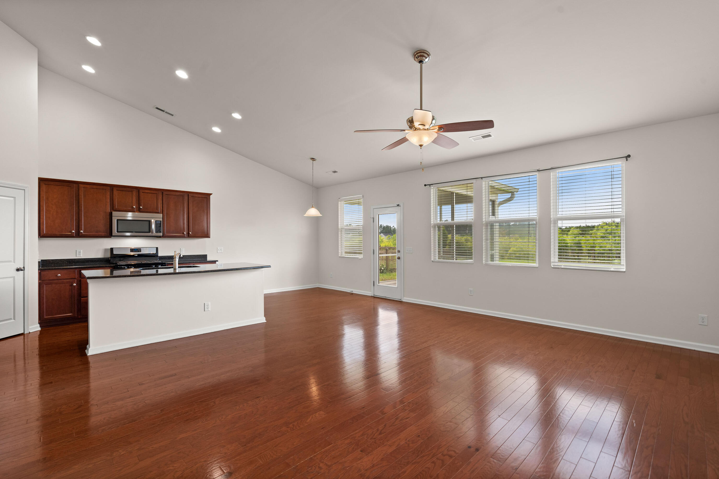 197 Decatur Drive Summerville, SC 29486 - Photo 15 of 39 Eat-In Kitchen
