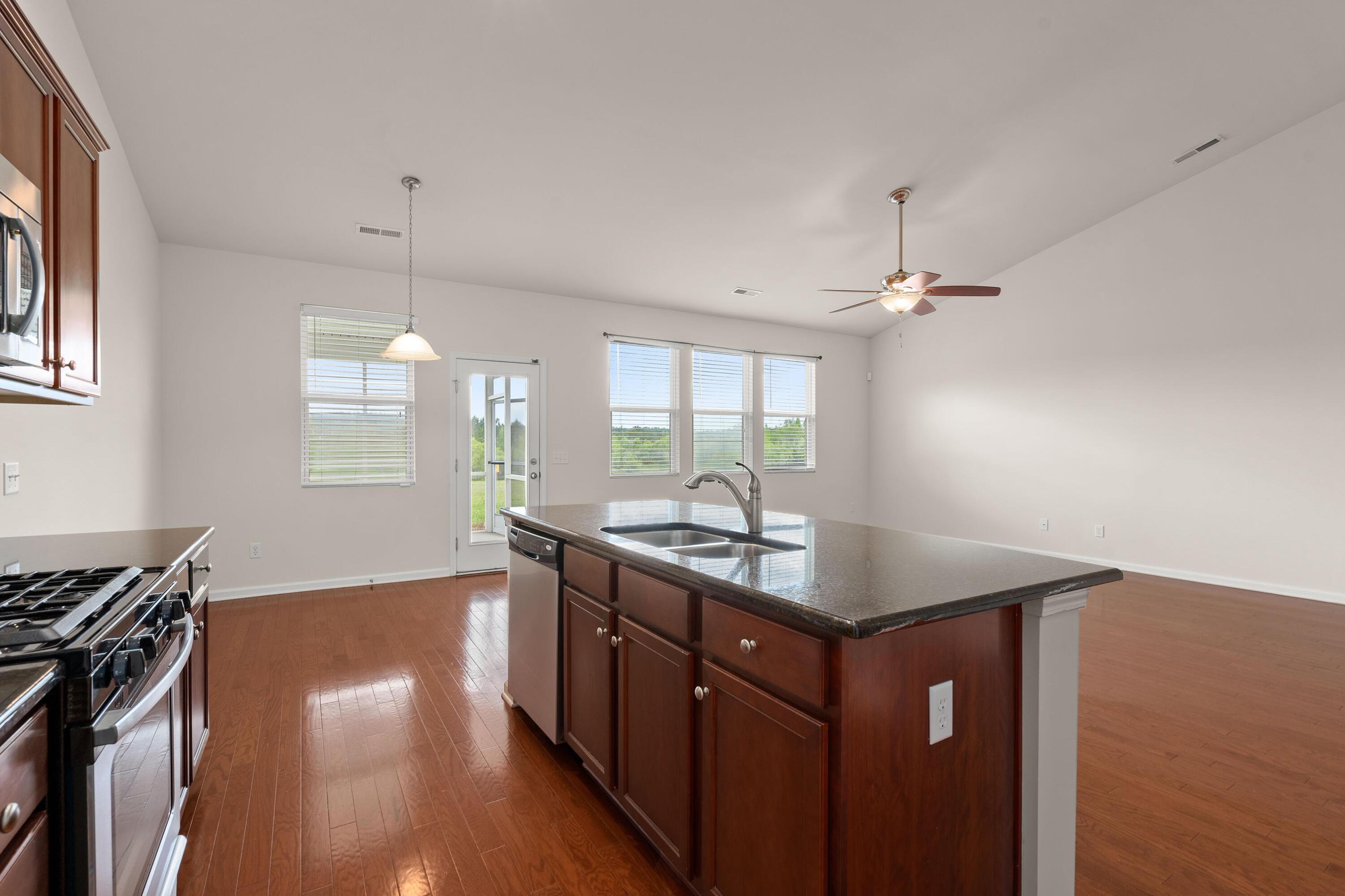 197 Decatur Drive Summerville, SC 29486 - Photo 17 of 39 Eat-In Kitchen