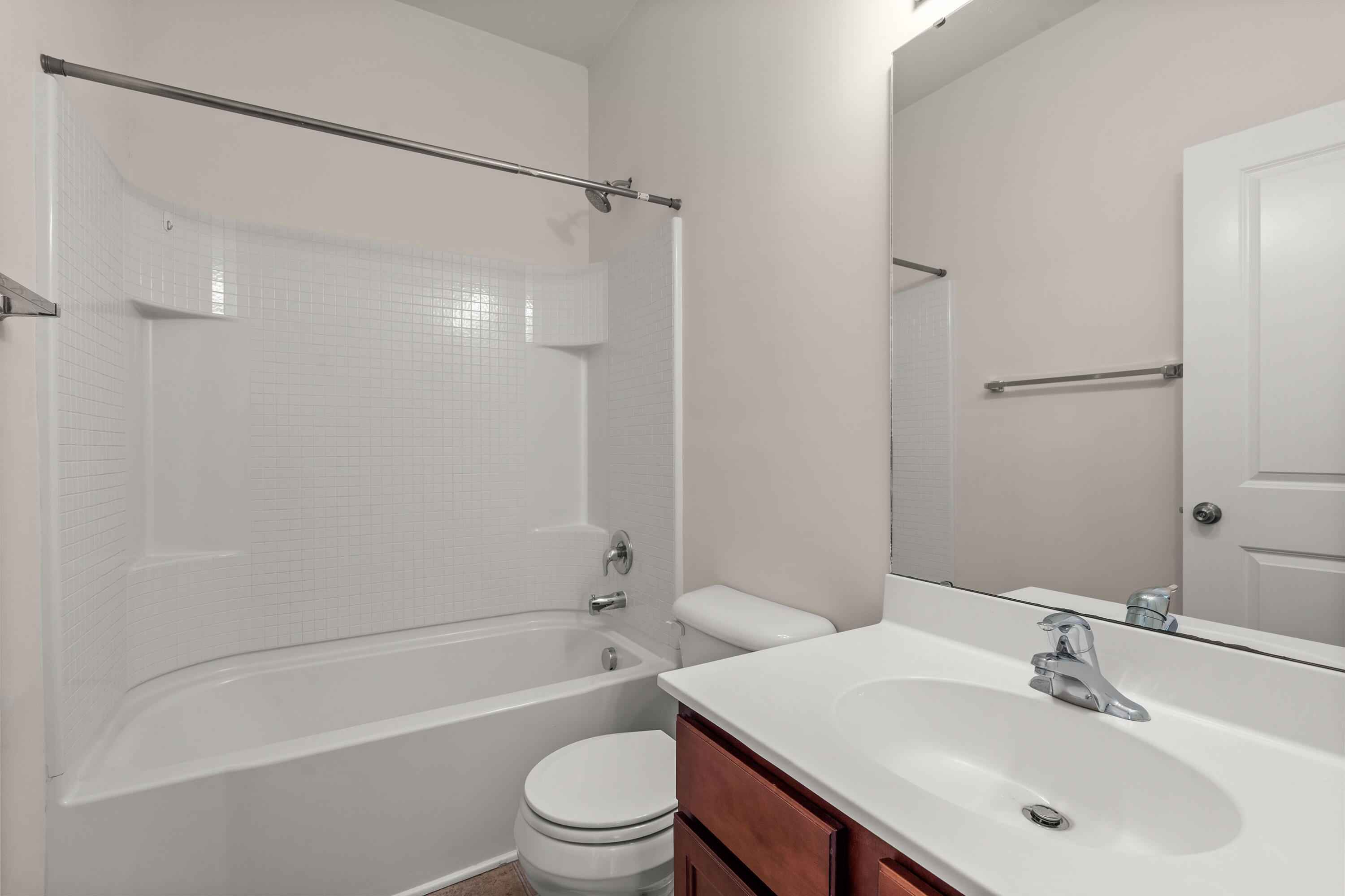 197 Decatur Drive Summerville, SC 29486 - Photo 30 of 39 Guest Bathroom