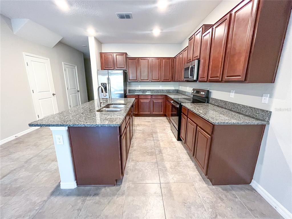 8078 Rolling Shell Trail Wesley Chapel, FL 33545 - Photo 9 of 12
