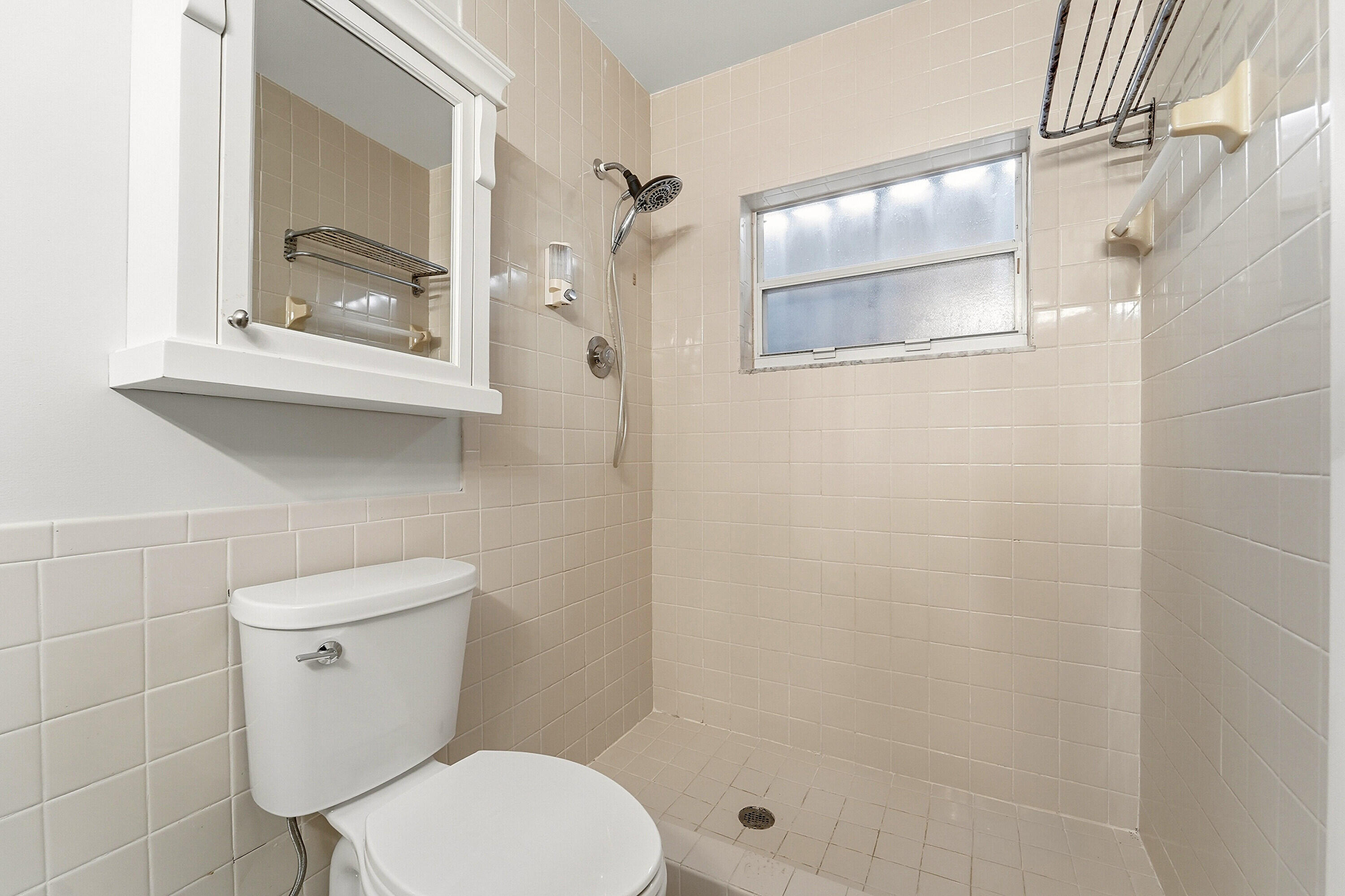 22267 Southwest 57th Avenue Boca Raton, FL 33428 - Photo 17 of 49 28_primary bathroom