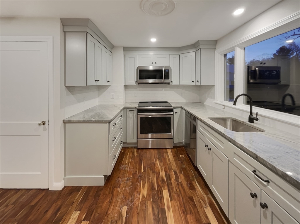 29 Hartwell Road Bedford, MA 01730 - Photo 6 of 23 Gallery Image 6