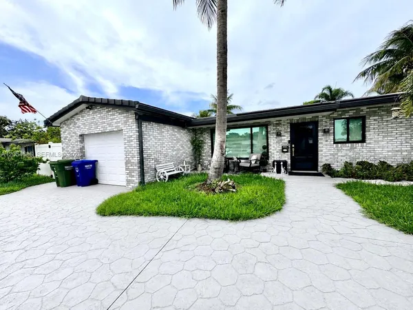 $6,000 | 8641 Northwest 19th Street, Pembroke Pines, FL 33024