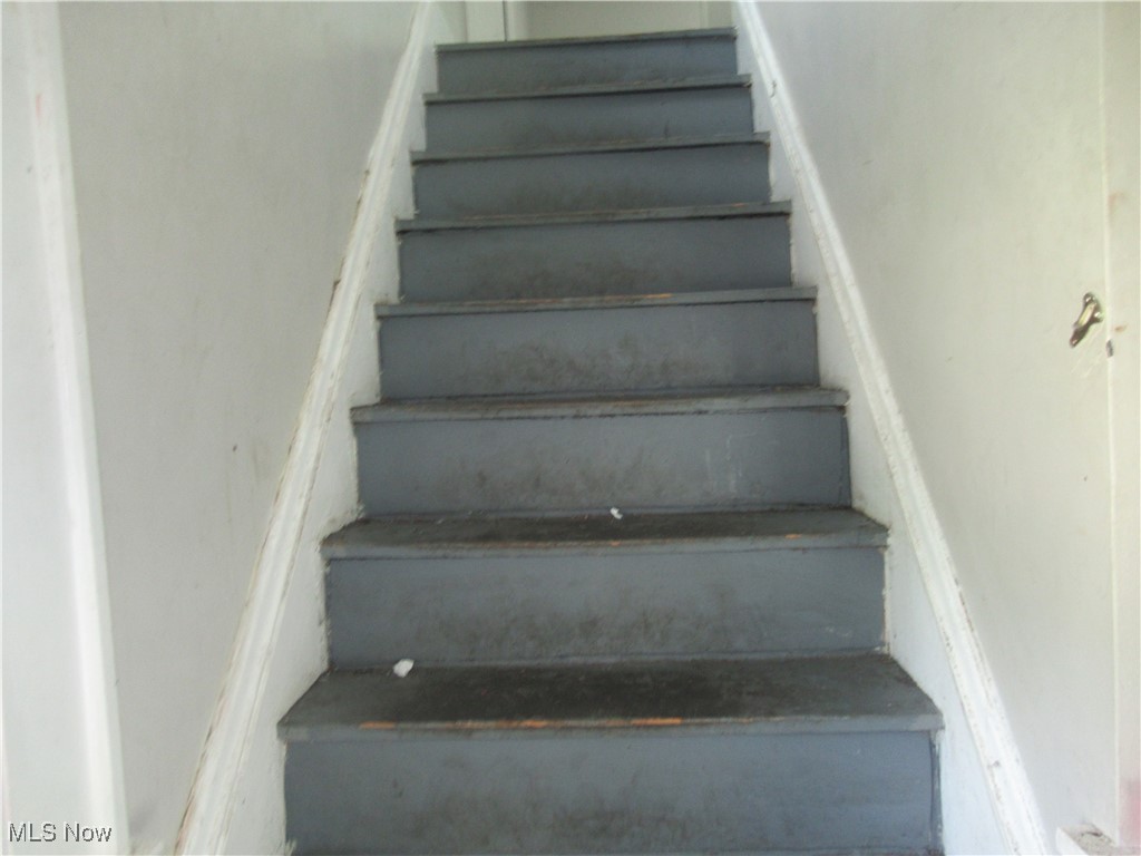 4482 Liberty Road Cleveland, OH 44121 - Photo 12 of 44 View of stairs