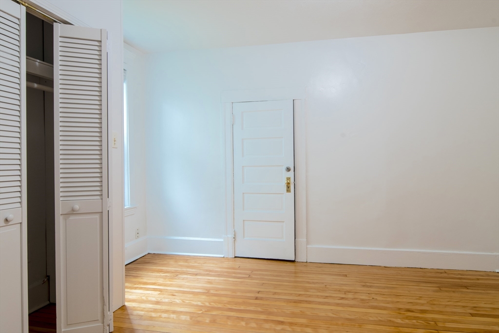 5 Stoneland Road, Unit 1 Worcester, MA 01603 - Photo 4 of 6