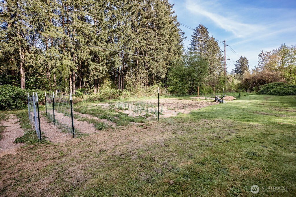 105 Johnson Road South Winlock, WA 98596 - Photo 6 of 32 a view of park