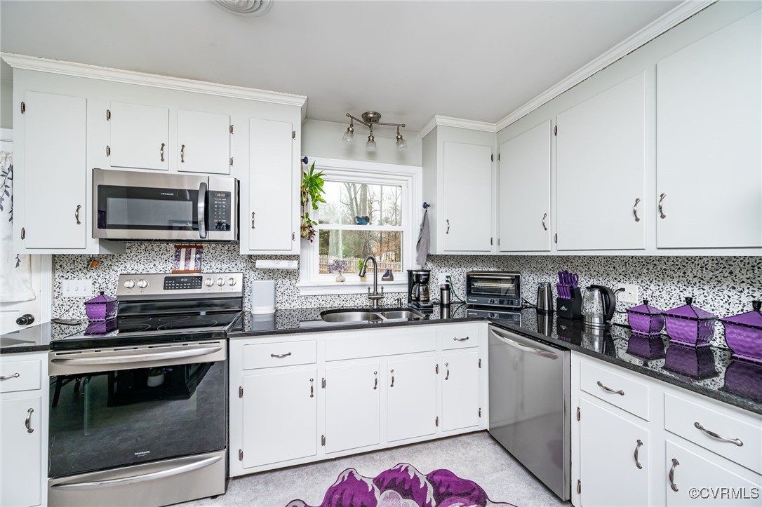8810 Henson Road Chesterfield, VA 23236 - Photo 10 of 45 Gallery Image 10
