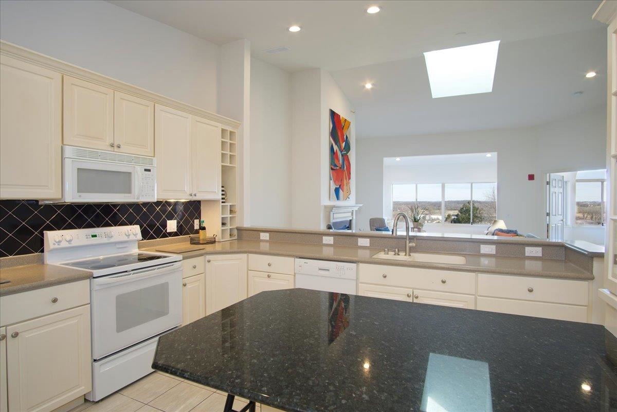 1610 Wheeler Road, Unit 3E Madison, WI 53704 - Photo 8 of 40