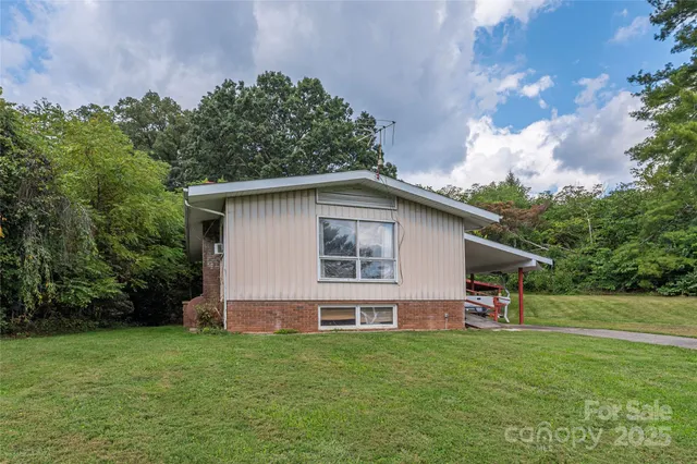 $250,000 | 1701 Old Clyde Road, Clyde, NC 28721