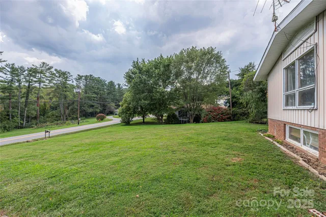 $250,000 | 1701 Old Clyde Road, Clyde, NC 28721