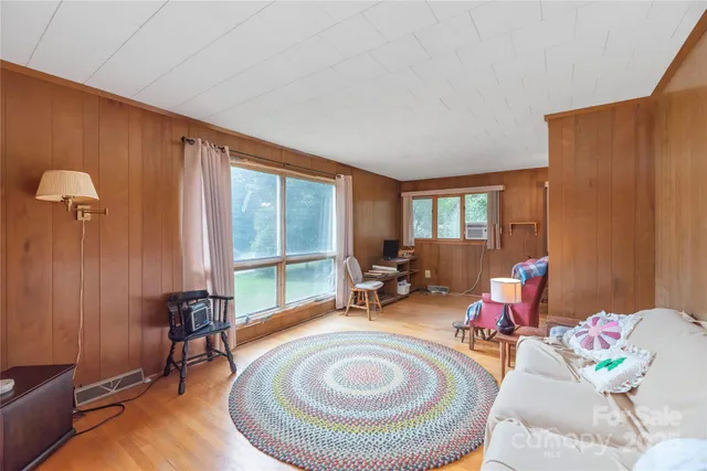 $250,000 | 1701 Old Clyde Road, Clyde, NC 28721