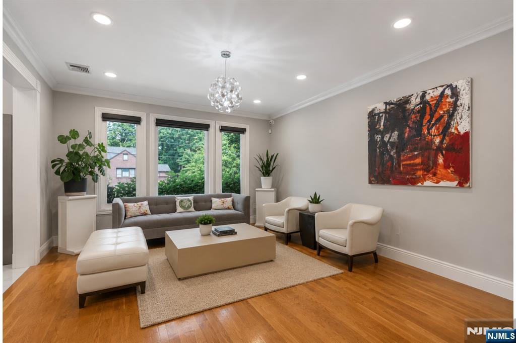 1152 Cumbermeade Road Fort Lee, NJ 07024 - Photo 14 of 42