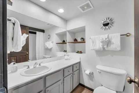 $869,000 | 227 Olympic Vly Road, Unit 15, Olympic Valley, CA 96146