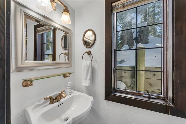 $869,000 | 227 Olympic Vly Road, Unit 15, Olympic Valley, CA 96146