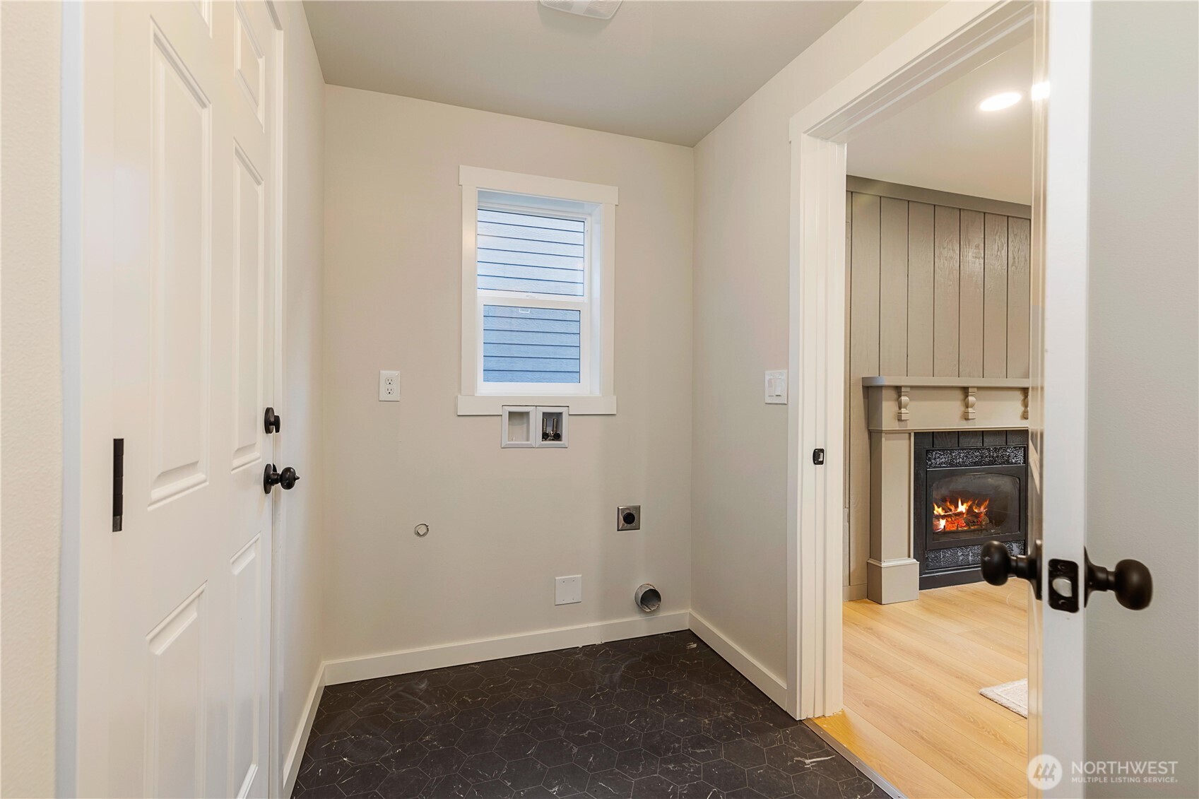 4709 Northeast 18th Street Renton, WA 98059 - Photo 14 of 38