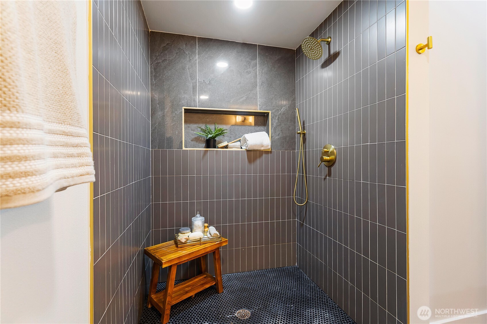 4709 Northeast 18th Street Renton, WA 98059 - Photo 27 of 38