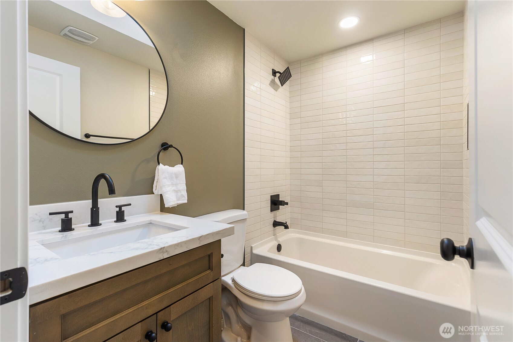 4709 Northeast 18th Street Renton, WA 98059 - Photo 30 of 38