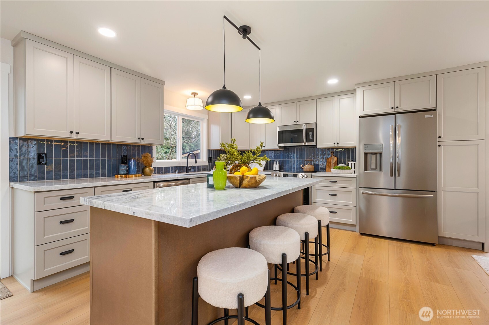 4709 Northeast 18th Street Renton, WA 98059 - Photo 4 of 38