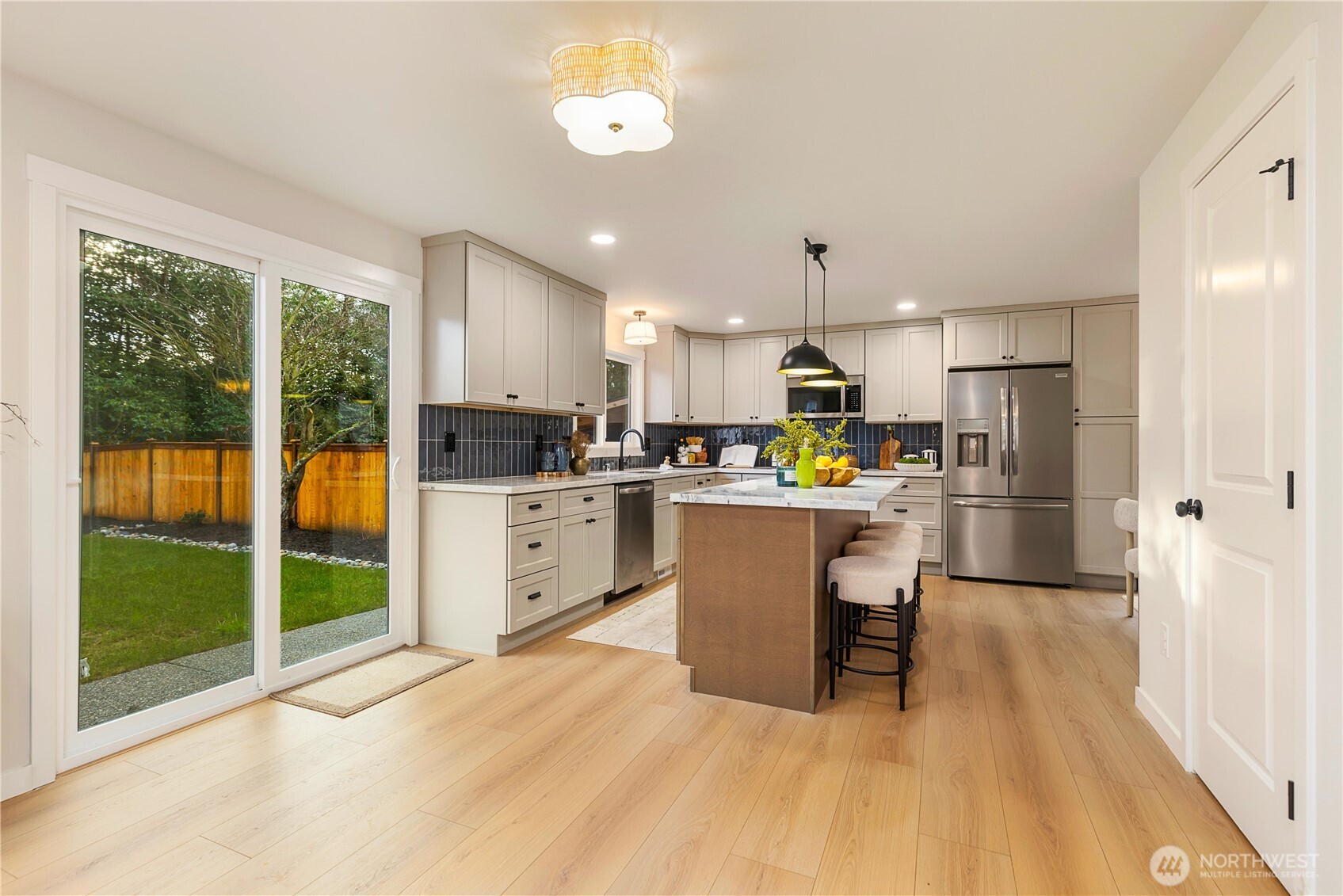 4709 Northeast 18th Street Renton, WA 98059 - Photo 9 of 38