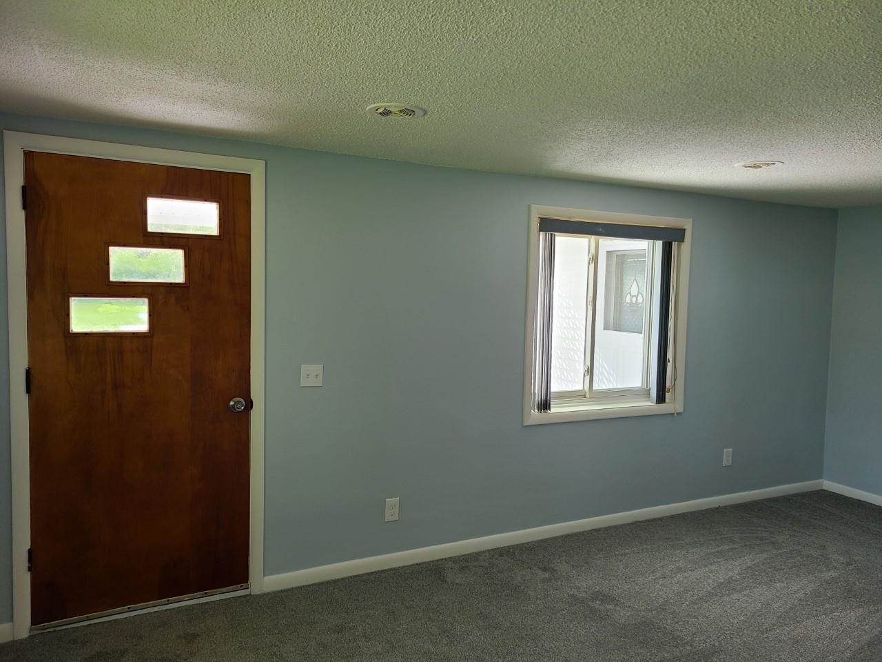 9217 Bridge Street Dimondale, MI 48821 - Photo 11 of 33 50040967-10.JPG