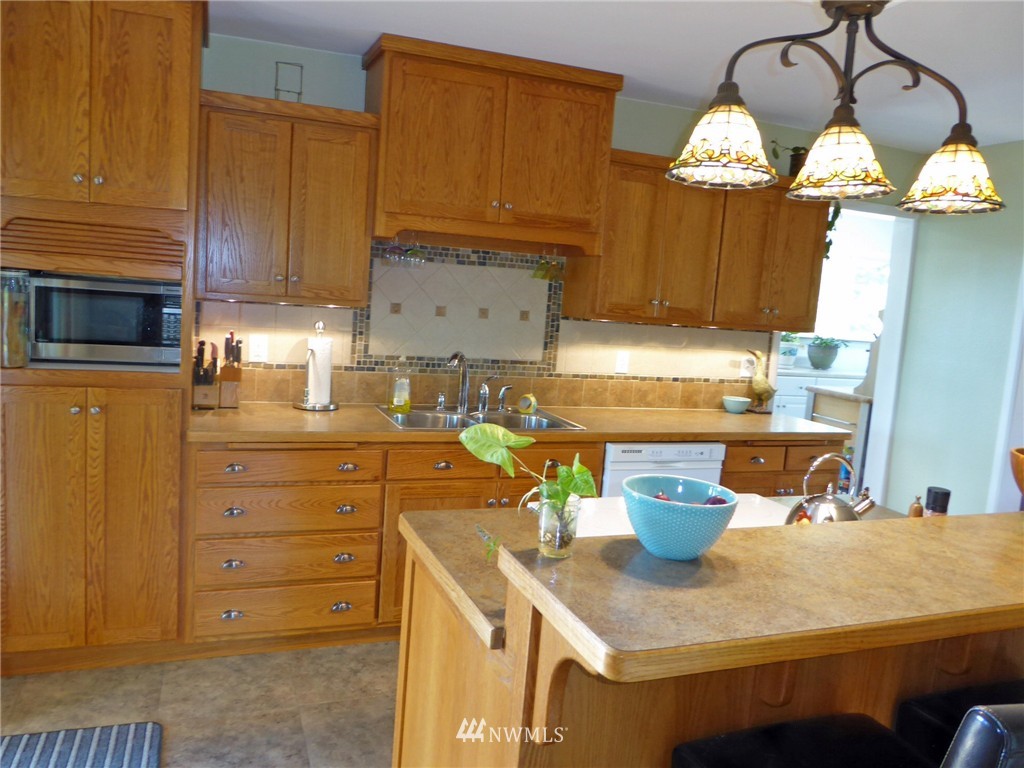 9111 178th Avenue Southwest Rochester, WA 98579 - Photo 4 of 25