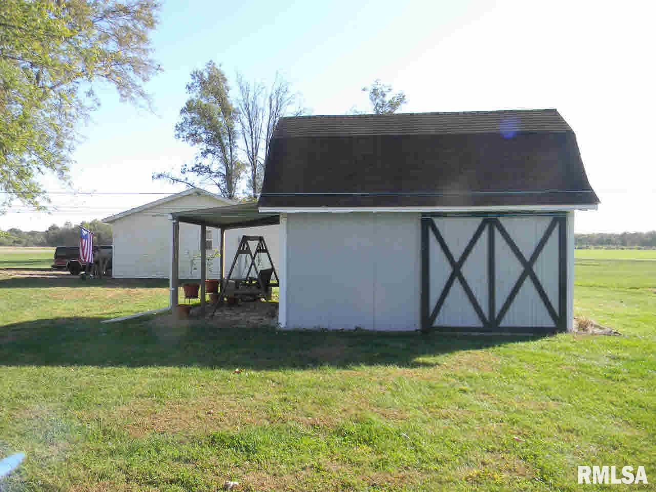 1049 Mine Road Du Quoin, IL 62832 - Photo 3 of 8 Gallery Image 3