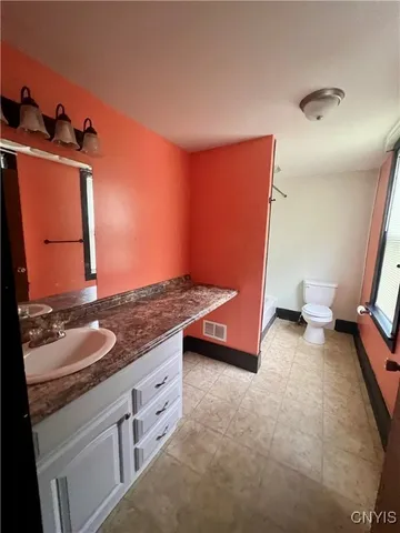 $1,250 | 89-93 East 5th Street, Unit 93, Oswego, NY 13126