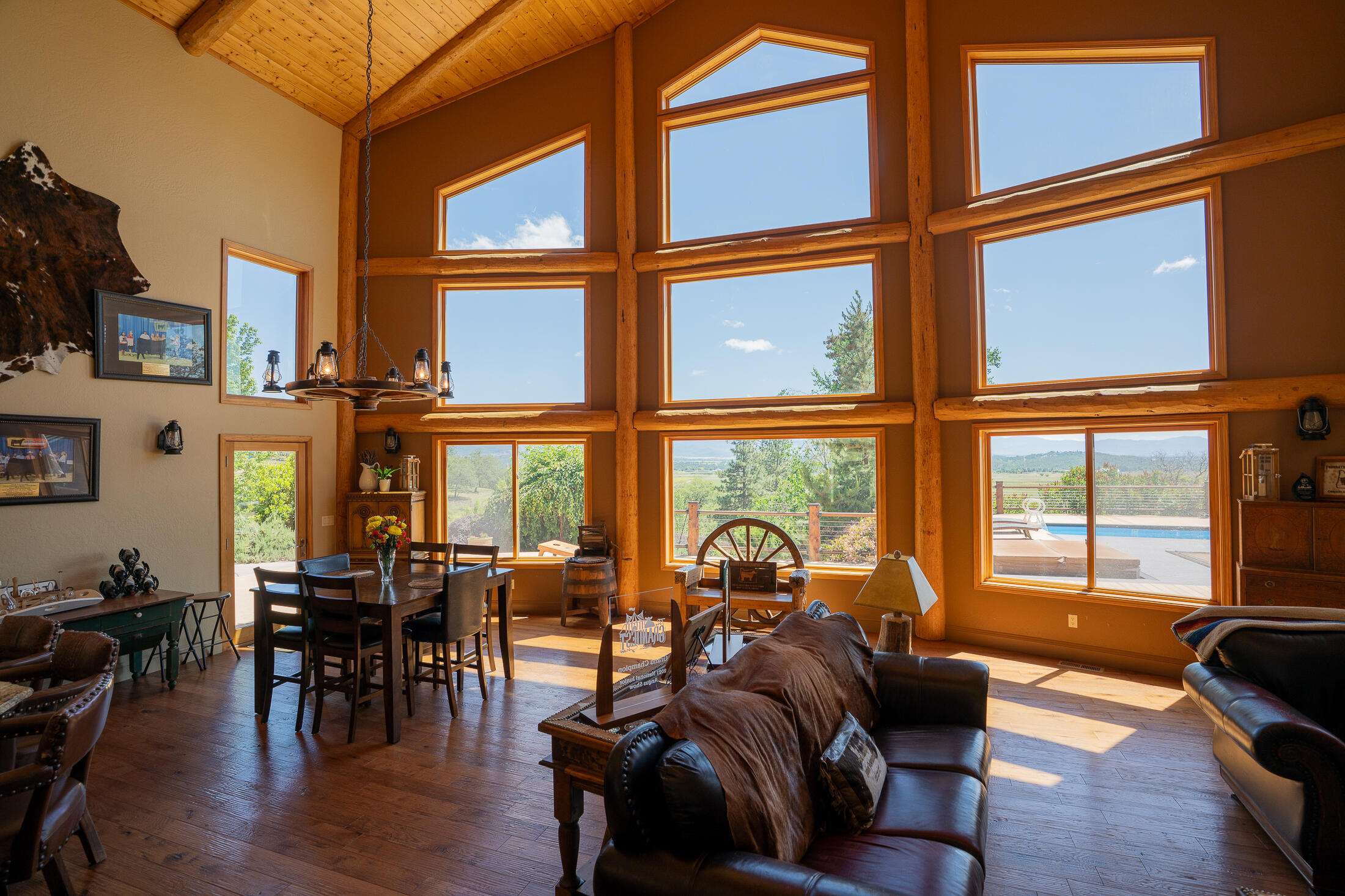 1881 Brophy Road Eagle Point, OR 97524 - Photo 43 of 130 041