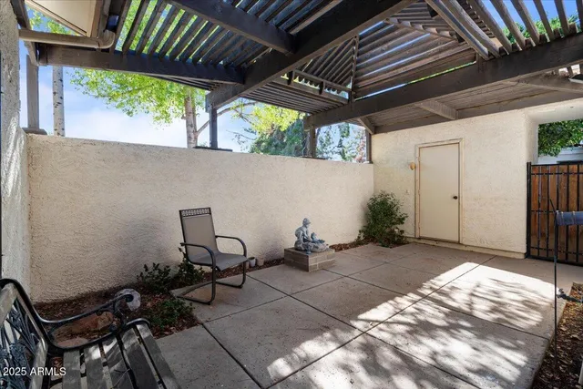 a view of an outdoor space