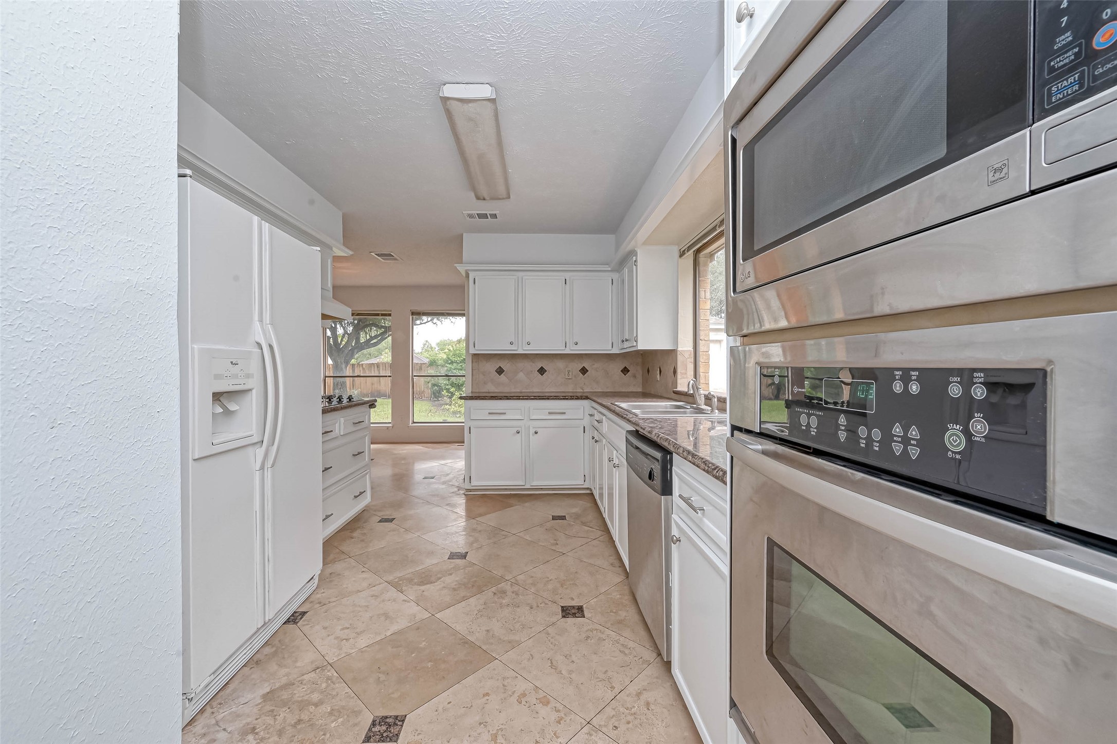 2831 Pecan Ridge Drive Sugar Land, TX 77479 - Photo 17 of 44