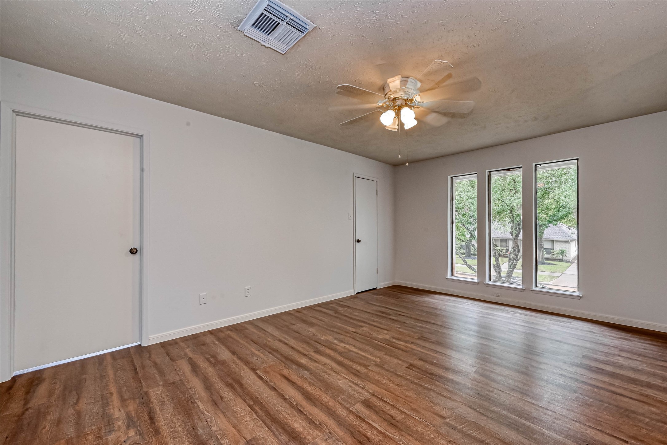 2831 Pecan Ridge Drive Sugar Land, TX 77479 - Photo 32 of 44 Upstairs game room (3)