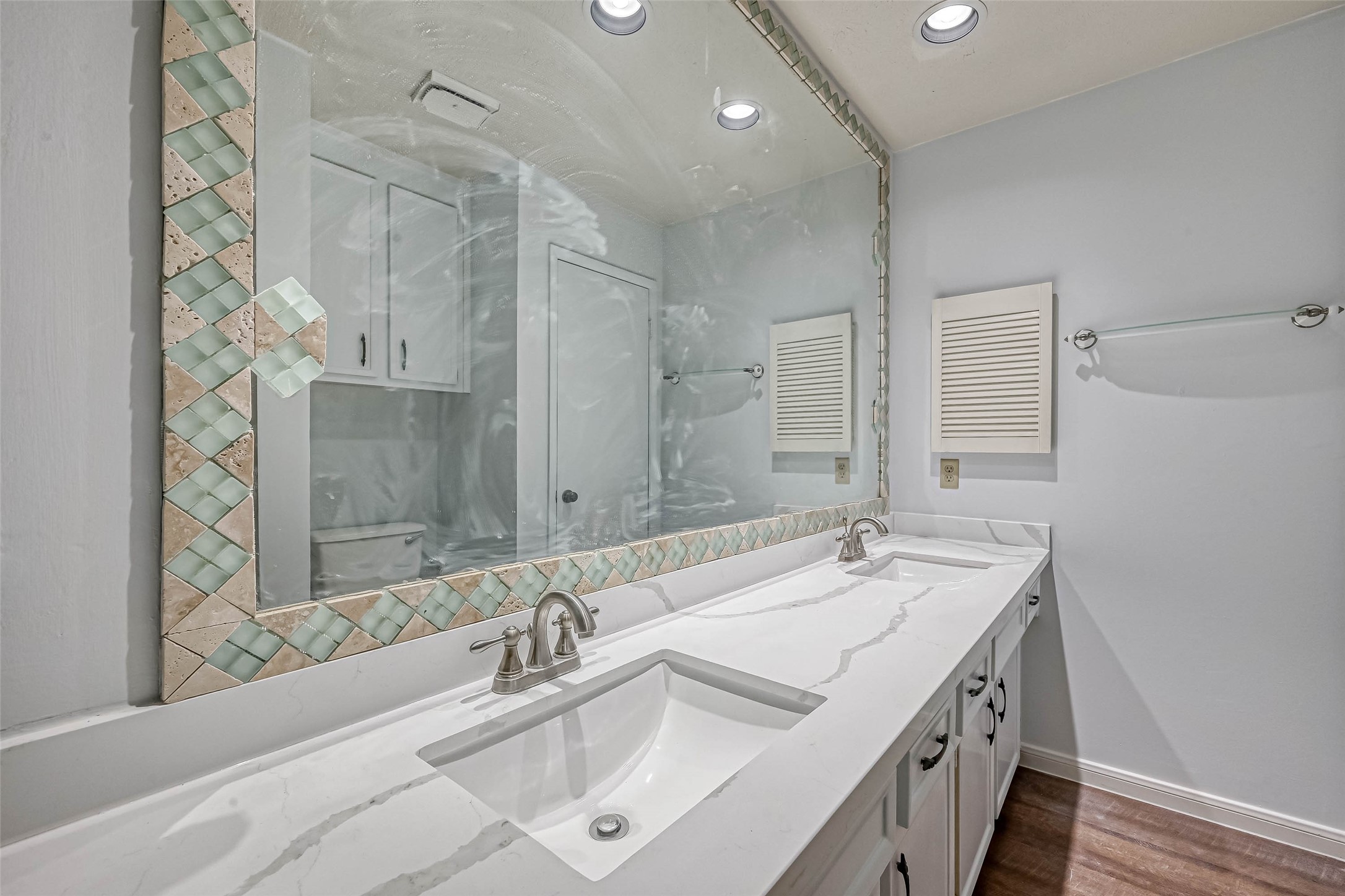 2831 Pecan Ridge Drive Sugar Land, TX 77479 - Photo 34 of 44 Upstairs hall bath vanity