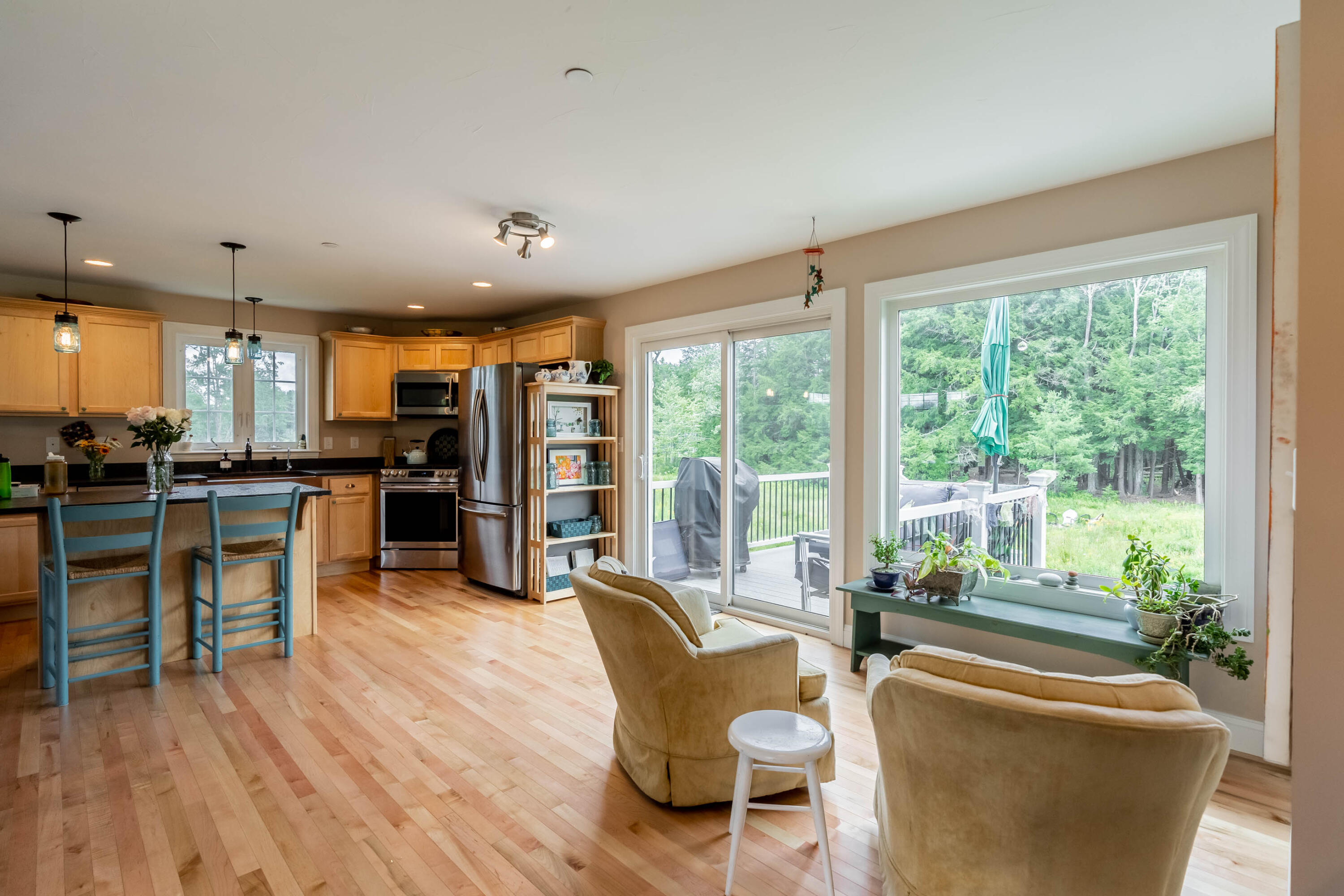 89 Heath Road Saco, ME 04072 - Photo 12 of 27 Kitchen/Sitting